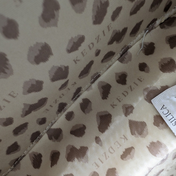 Kedzie | Modernist Vegan Leather Crossbody Bag - Picture 11 of 13